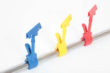 Держатель табличек с зажимом на трубу ДТ-01